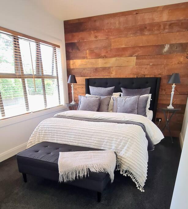 Apartment 3 - Haddin Court - Industrial Glam Blenheim Extérieur photo