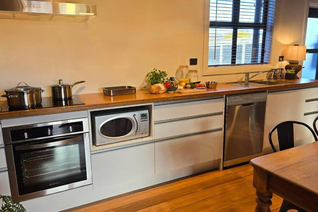 Apartment 3 - Haddin Court - Industrial Glam Blenheim Extérieur photo